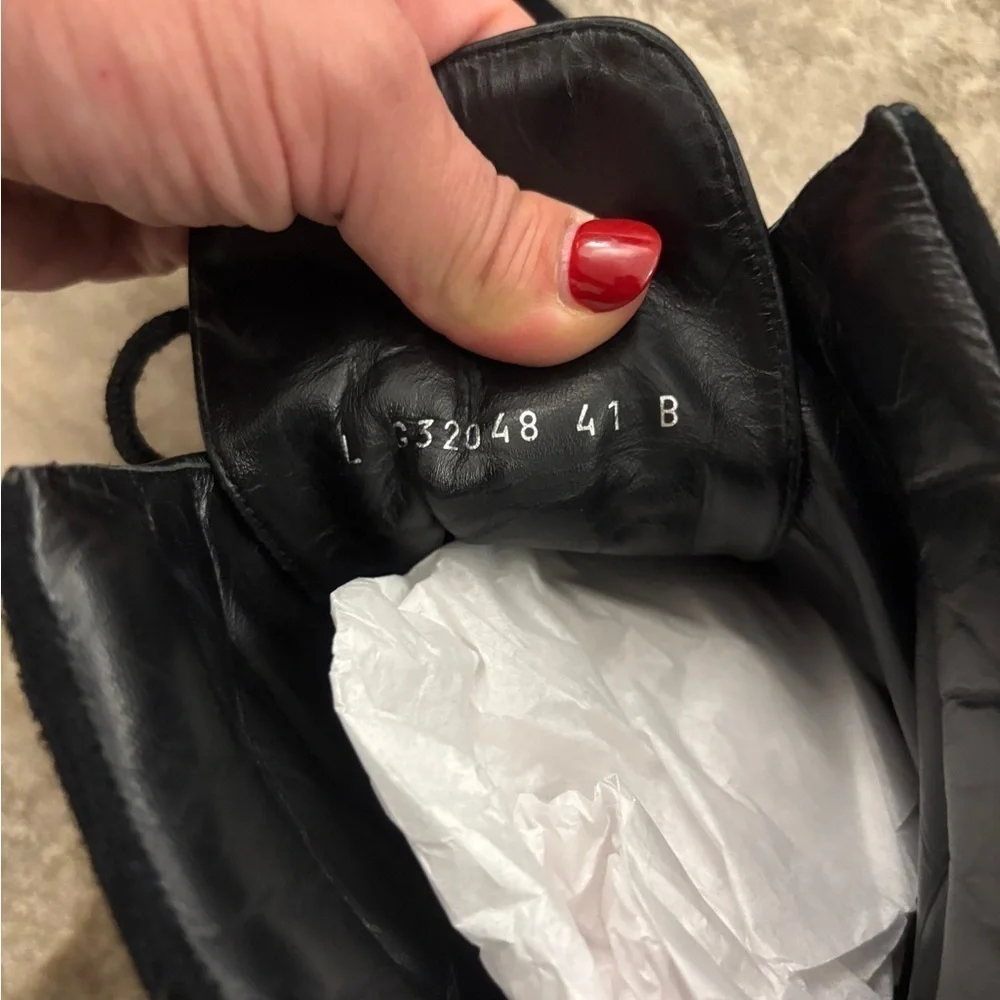 CHANEL shoe laces